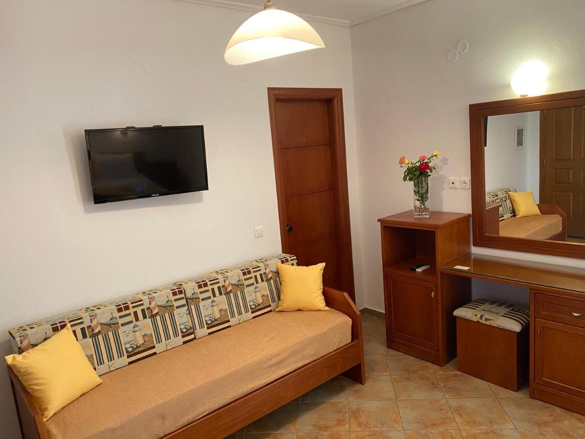 Thalina Hotel Marathókambosz Kültér fotó
